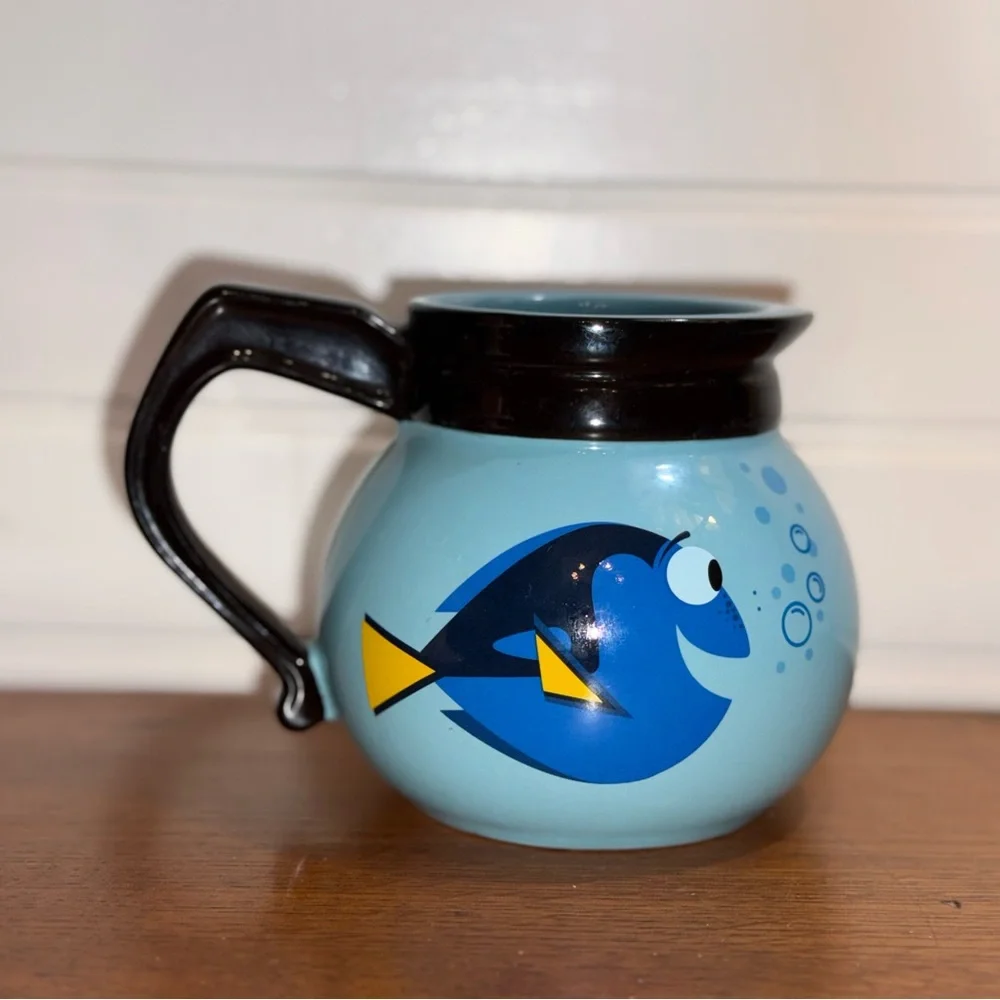Disney Store Finding Nemo Dory coffee pot shaped ceramic mug
